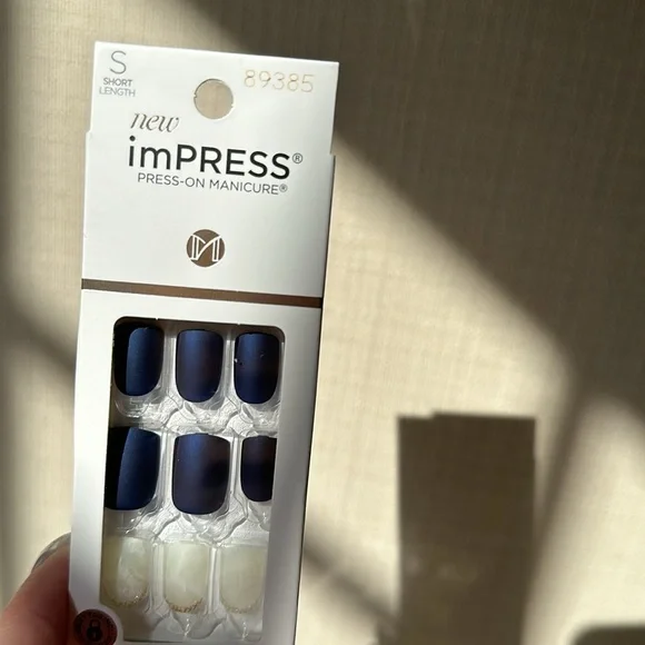 Kiss Press on Nails 4 pack New